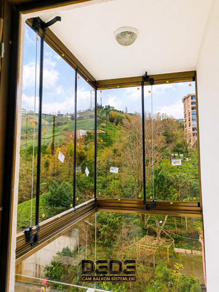 Rize’de cam balkon uygulaması — balkon kapatma ve ısı yalıtımı