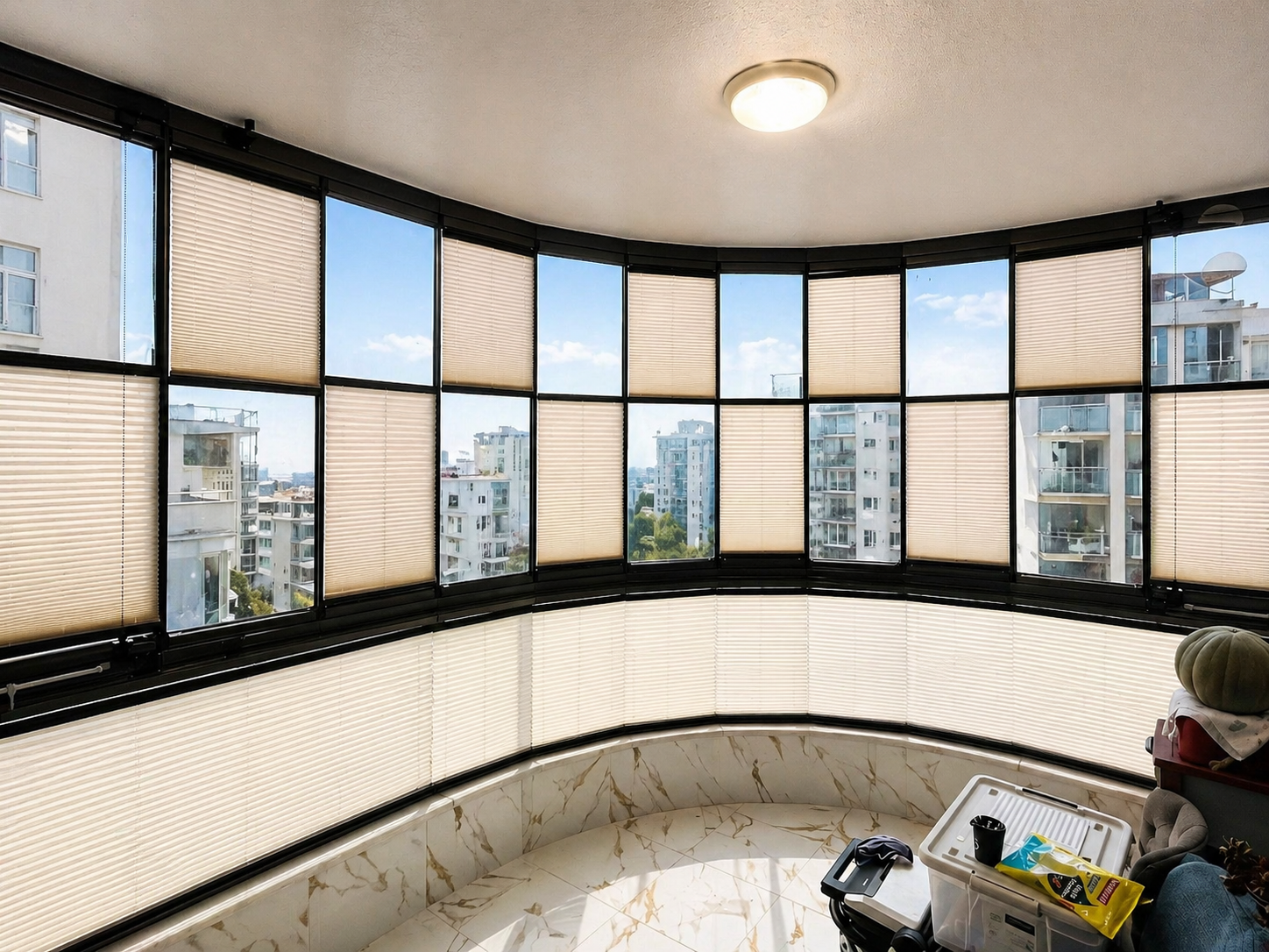 Pliseli Perdeli Kavisli Cam Balkon Sistemi